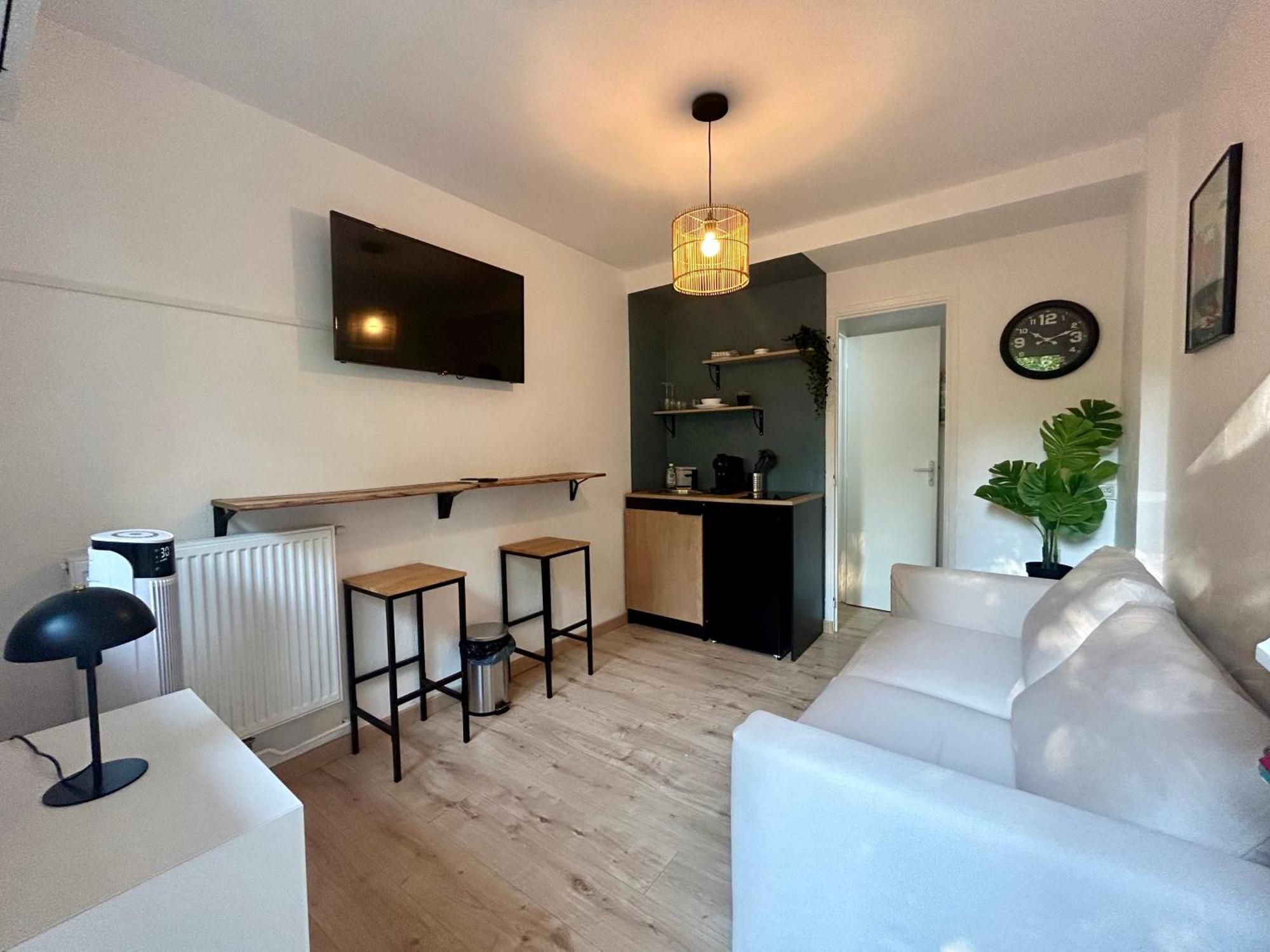 Charmant Studio Avec Jardin Antibes Exteriör bild
